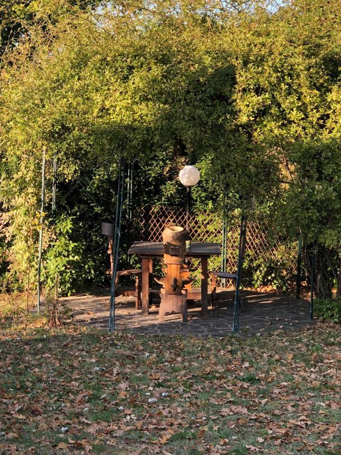 Willa La Casa Nel Bosco Lari Zewnętrze zdjęcie