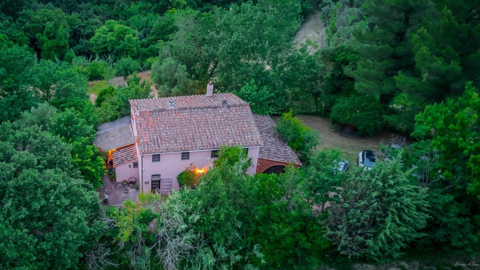 Willa La Casa Nel Bosco Lari Zewnętrze zdjęcie